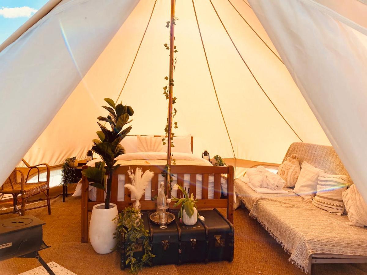 Fen Meadows Glamping - Luxury Cabins And Bell Tents Cambridge  Exteriör bild