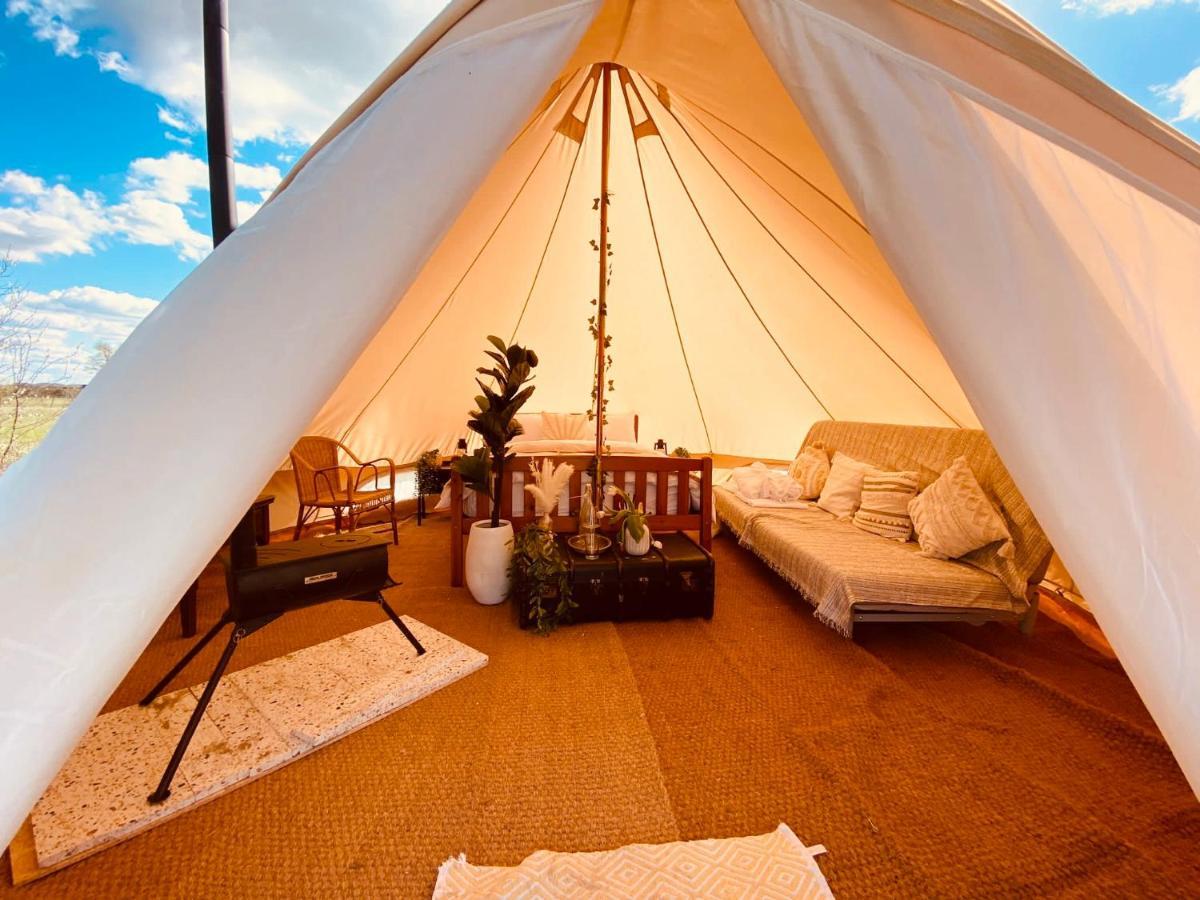 Fen Meadows Glamping - Luxury Cabins And Bell Tents Cambridge  Exteriör bild