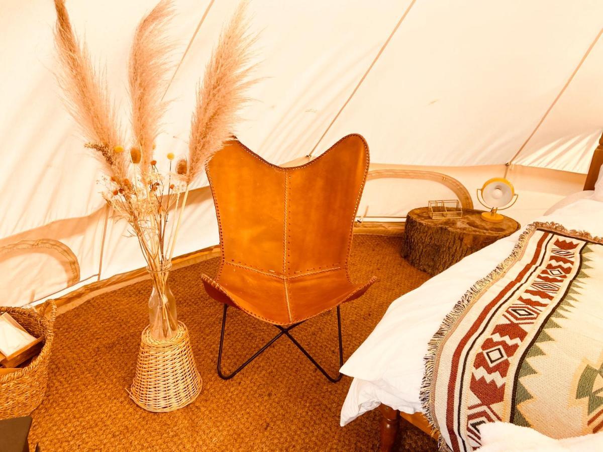 Fen Meadows Glamping - Luxury Cabins And Bell Tents Cambridge  Exteriör bild