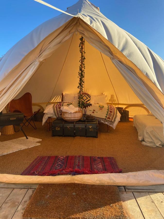 Fen Meadows Glamping - Luxury Cabins And Bell Tents Cambridge  Exteriör bild