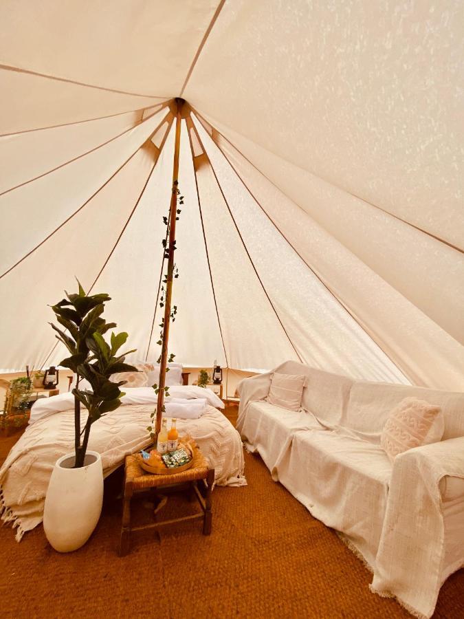 Fen Meadows Glamping - Luxury Cabins And Bell Tents Cambridge  Exteriör bild
