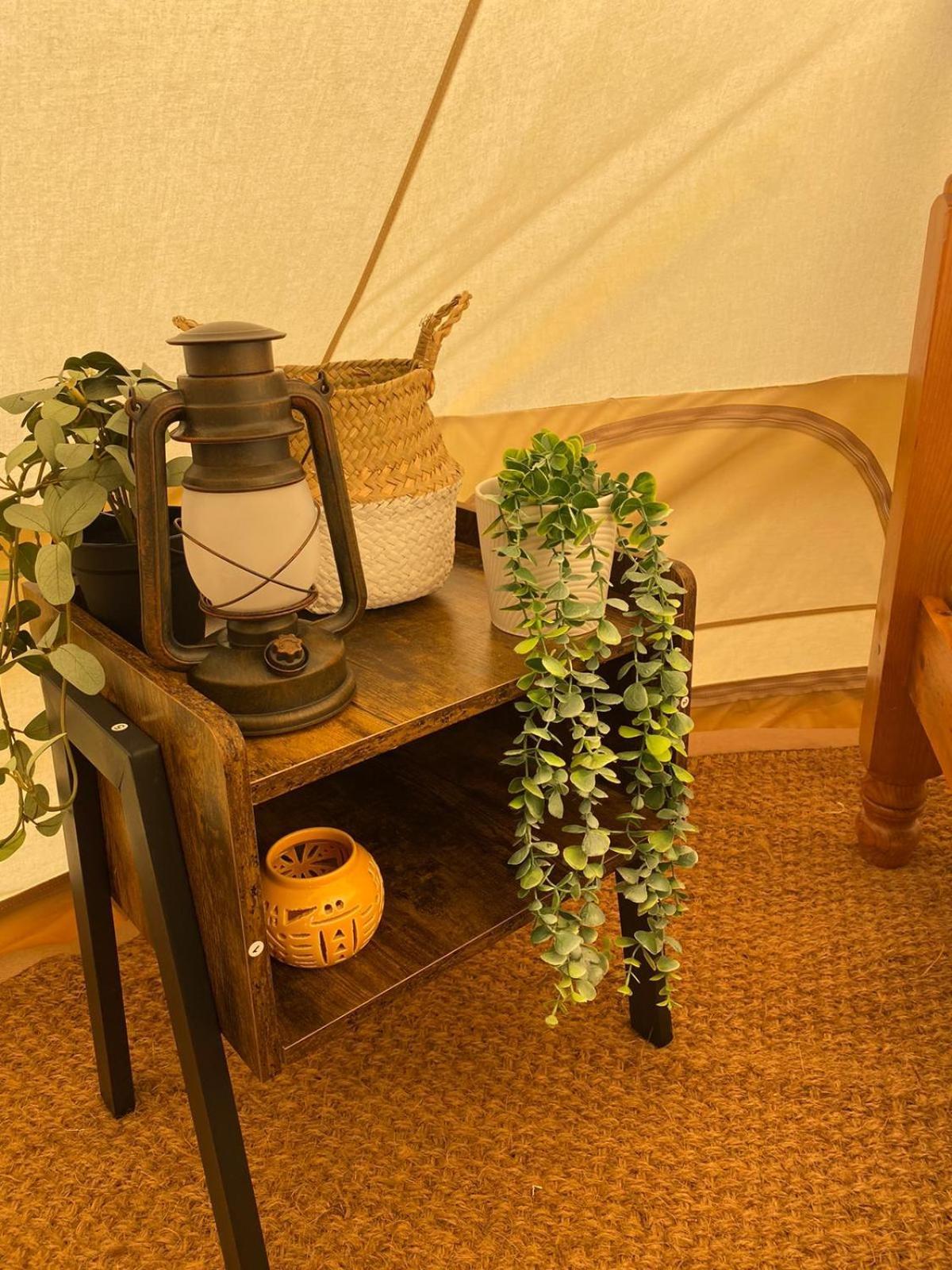 Fen Meadows Glamping - Luxury Cabins And Bell Tents Cambridge  Exteriör bild